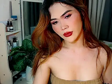 SweetlovelyLhena online show from May 24, 2026, 2:06 pm