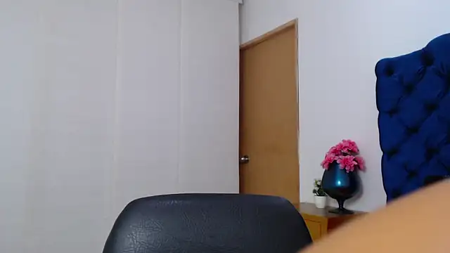 Lili666  online show from February 28, 2026, 4:12 am