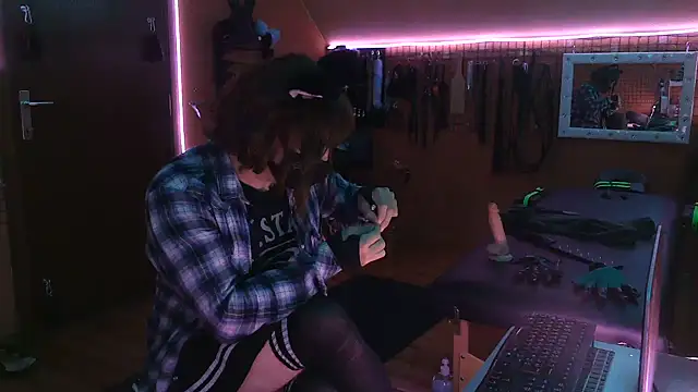 Ginny-the-bdsm-nympho online show from November 16, 2025, 6:01 pm