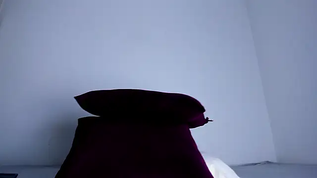 Snapshot of Skarleth69 chatting on January 19, 2026, 2:48 am Skarleth69 online show from January 19, 2026, 2:48 am