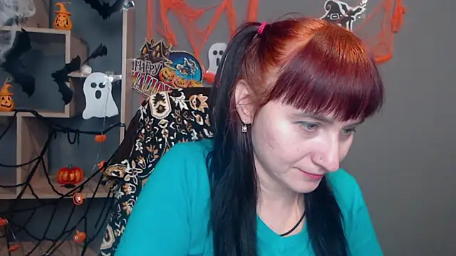 NinaFlawlees online show from October 26, 2025, 12:49 pm