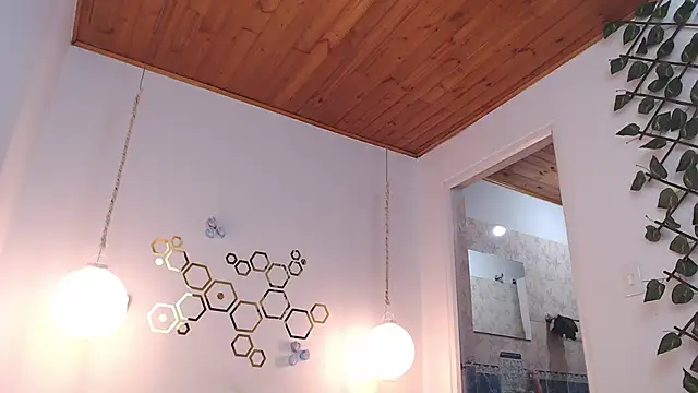 adriscute online show from March 17, 2025, 2:08 am