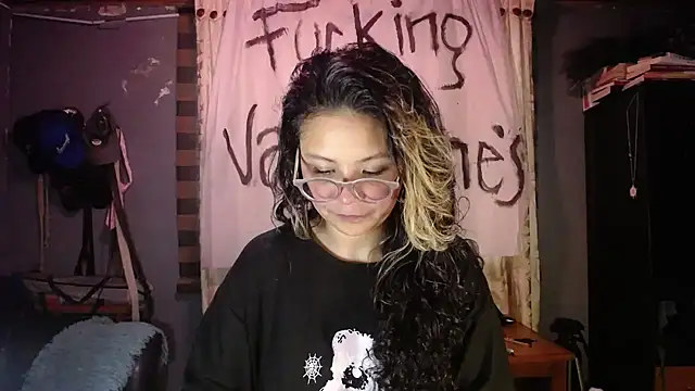 Hathorlove online show from February 12, 2026, 9:58 pm