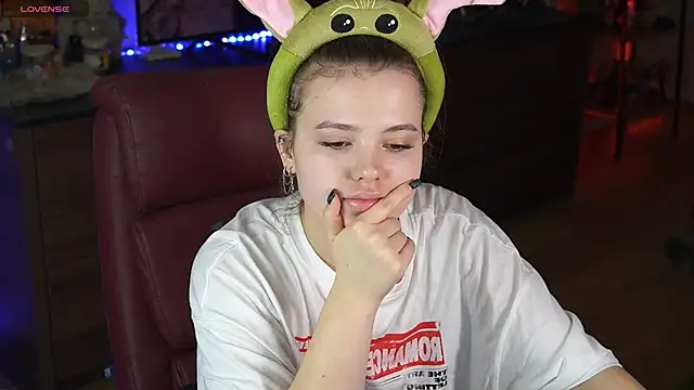 AfinaAmmor online show from March 31, 2026, 3:25 pm