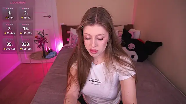 PenellopaRaw online show from November 21, 2025, 5:12 pm