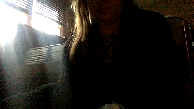 alexabunni online show from December 5, 2025, 5:11 pm