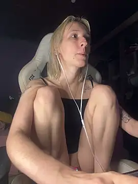 bunnydark00 online show from May 8, 2026, 6:28 am