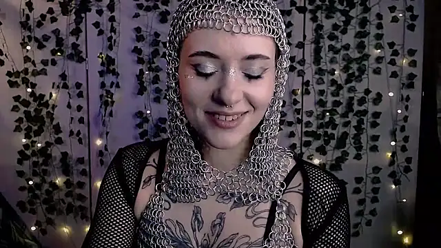 risha laas online show from April 17, 2026, 8:33 pm