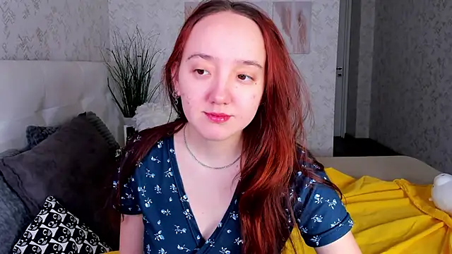 Snapshot of Fera1_Berry chatting on December 4, 2025, 1:04 am Fera1 Berry online show from December 4, 2025, 1:04 am