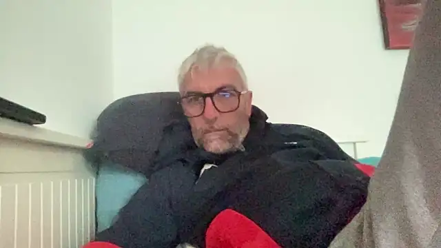 Snapshot of PriapoAfrodite2 chatting on November 1, 2025, 2:00 pm PriapoAfrodite2 online show from November 1, 2025, 2:00 pm