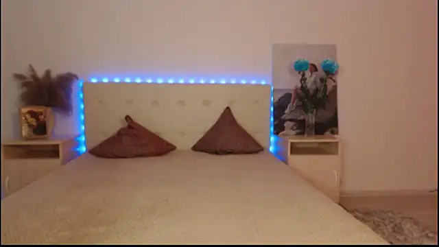 RoxannePure online show from October 21, 2025, 4:12 am