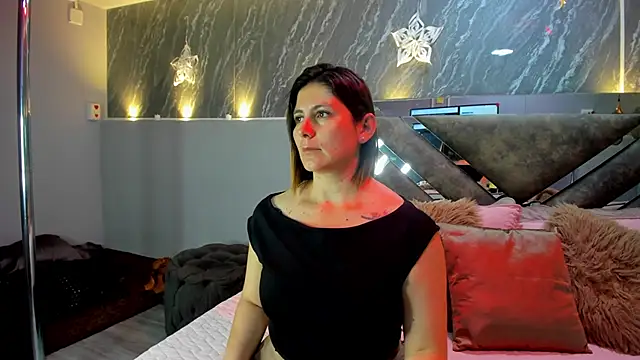 Snapshot of SarahDeyvis chatting on February 9, 2026, 7:12 pm SarahDeyvis online show from February 9, 2026, 7:12 pm