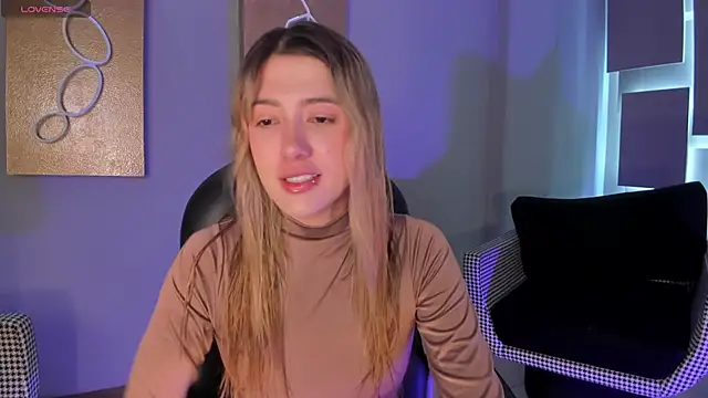 Snapshot of EveBensonX chatting on February 22, 2026, 5:58 pm EveBensonX online show from February 22, 2026, 5:58 pm