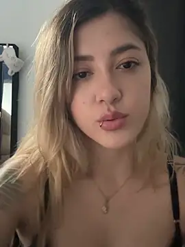 Snapshot of EveBensonX chatting on February 7, 2026, 9:12 pm EveBensonX online show from February 7, 2026, 9:12 pm