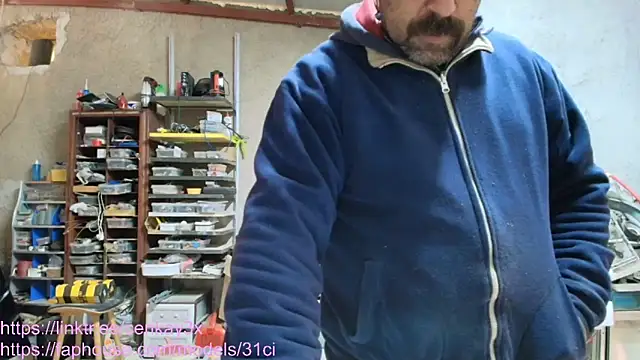 Snapshot of masculine_bear_daddy chatting on December 22, 2025, 4:51 pm masculine bear daddy online show from December 22, 2025, 4:51 pm