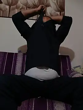 Snapshot of masculine_bear_daddy chatting on December 17, 2025, 5:07 pm masculine bear daddy online show from December 17, 2025, 5:07 pm