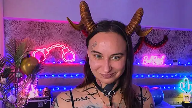 Cool Freak  online show from November 29, 2025, 10:26 am