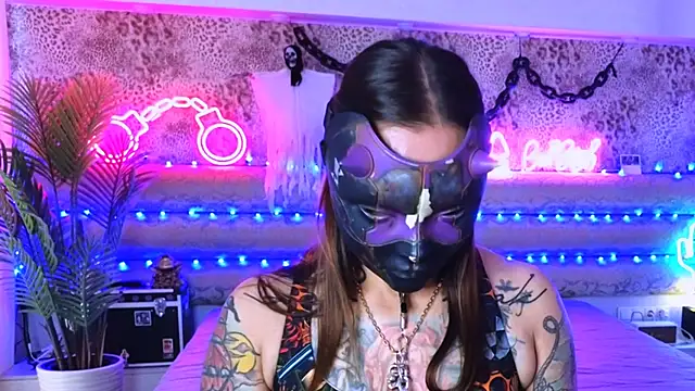 Cool Freak  online show from October 18, 2025, 10:28 am