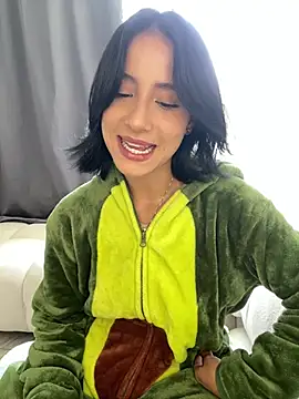 Snapshot of Ale_Lewis chatting on February 14, 2025, 8:37 pm Ale Lewis online show from February 14, 2025, 8:37 pm