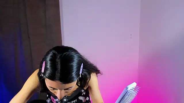 NanaRott online show from November 11, 2025, 1:33 am