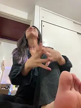 NanaRott online show from February 9, 2026, 9:13 pm