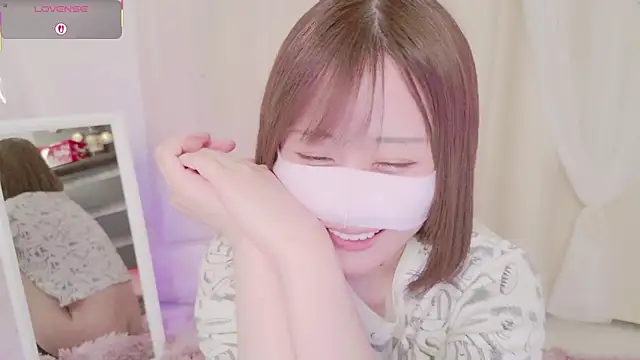 Snapshot of Yuu__k chatting on February 16, 2025, 4:32 pm Yuu k online show from February 16, 2025, 4:32 pm