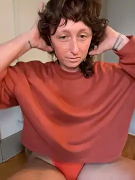 mossy kiss online show from April 1, 2026, 5:10 pm