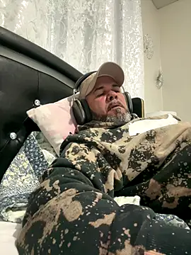 Snapshot of Cristian-Brayan chatting on October 18, 2025, 11:56 am Cristian-Brayan online show from October 18, 2025, 11:56 am