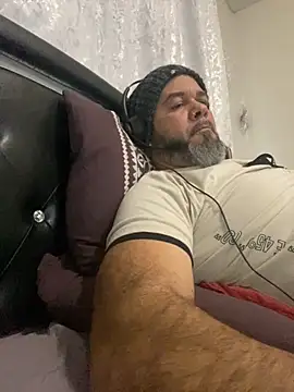 Cristian-Brayan online show from December 1, 2025, 1:34 pm