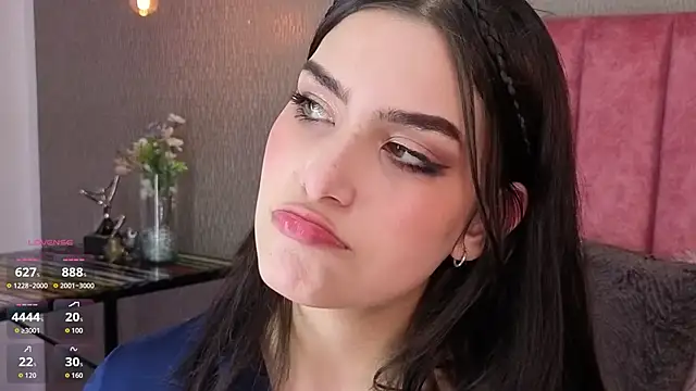 Alexa Thaylor  online show from April 4, 2026, 5:41 pm