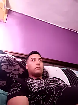 Go1047400 online show from October 2, 2025, 9:07 pm