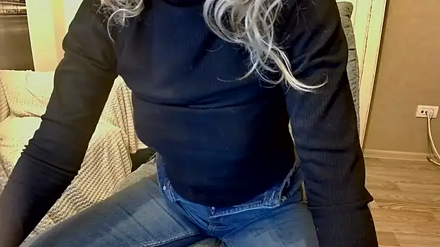 mesexylady34 online show from November 9, 2025, 2:59 am