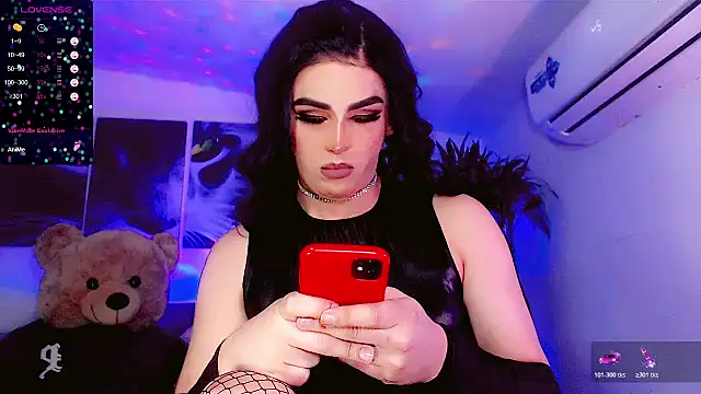 Snapshot of Sophiesweet5 chatting on April 12, 2026, 6:49 am Sophiesweet5 online show from April 12, 2026, 6:49 am