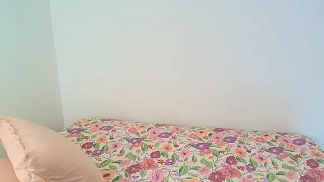 Snapshot of All_yours555 chatting on April 3, 2026, 6:58 pm All yours555 online show from April 3, 2026, 6:58 pm