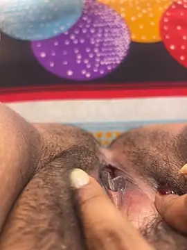 Sexyvarsha143 online show from October 3, 2025, 7:21 am