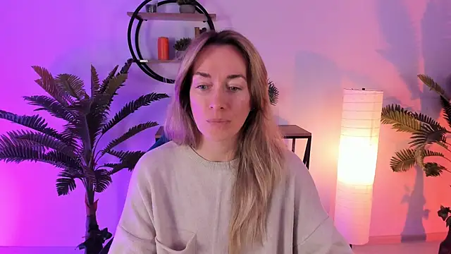 Snapshot of RebeccaMartinez chatting on February 9, 2025, 8:21 am RebeccaMartinez online show from February 9, 2025, 8:21 am