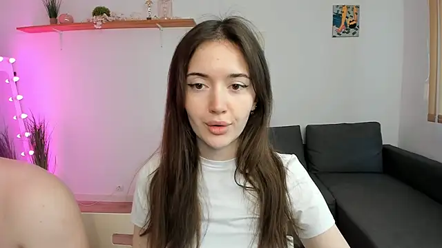 PollyFlame online show from September 26, 2025, 9:38 am