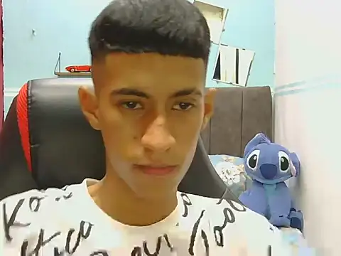 Angelstripboy online show from June 10, 2026, 11:06 pm