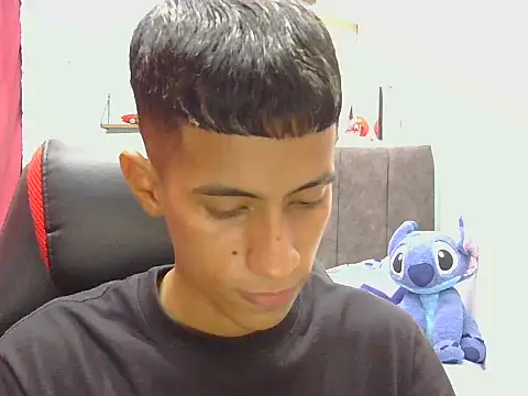 Angelstripboy online show from May 15, 2026, 10:08 pm
