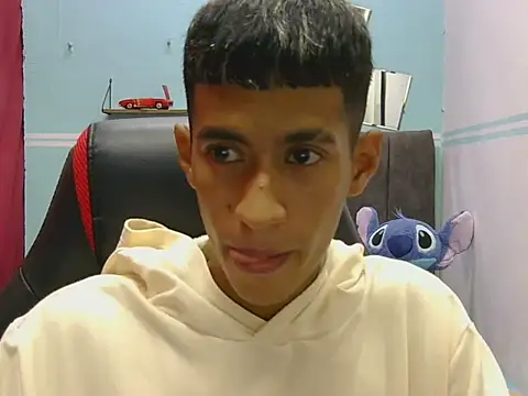 Angelstripboy online show from May 19, 2026, 6:37 pm