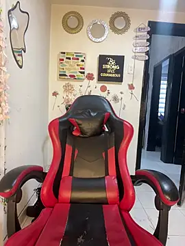 Liamiler01  online show from April 22, 2026, 12:34 pm