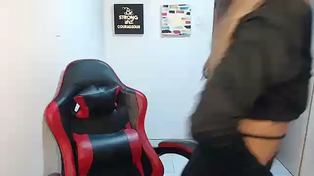 Snapshot of Liamiler01_ chatting on February 3, 2026, 11:59 am Liamiler01 online show from February 3, 2026, 11:59 am