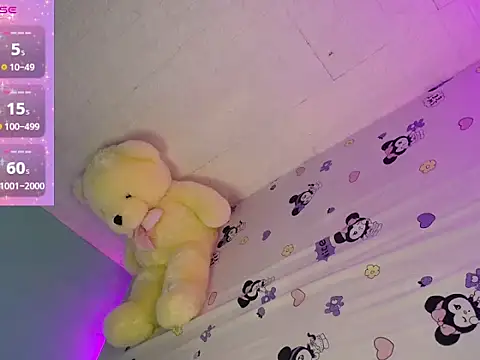 katie white online show from September 27, 2025, 9:37 am