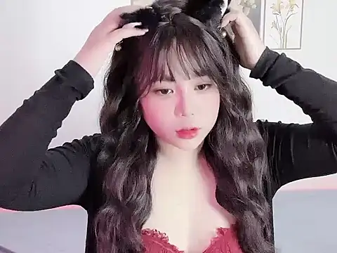   Lyly   online show from November 5, 2025, 1:31 am