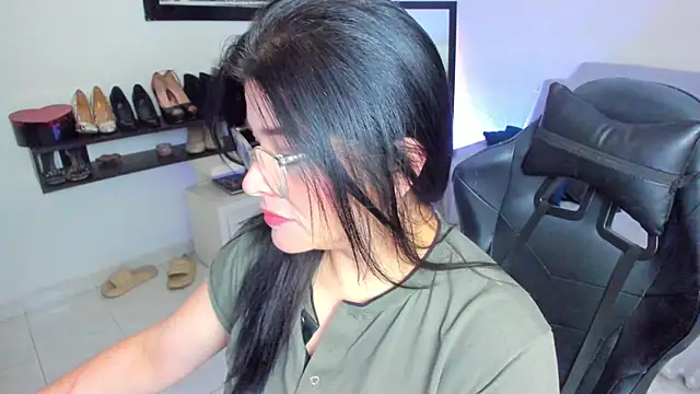 BellaFlaming online show from February 9, 2026, 10:46 am