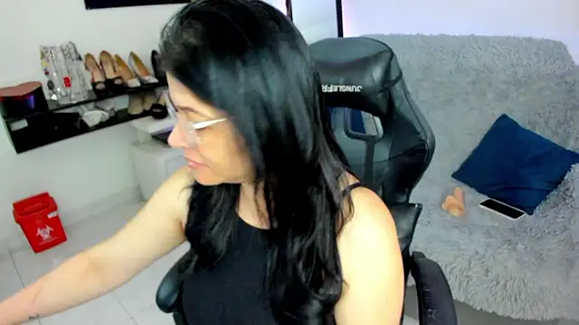 BellaFlaming online show from March 13, 2026, 10:42 am