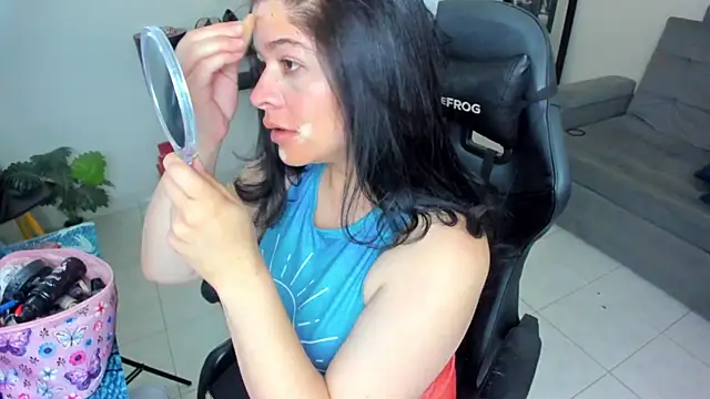 BellaFlaming online show from November 22, 2025, 11:31 am