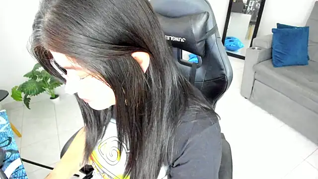 Snapshot of BellaFlaming chatting on September 22, 2025, 11:27 am BellaFlaming online show from September 22, 2025, 11:27 am