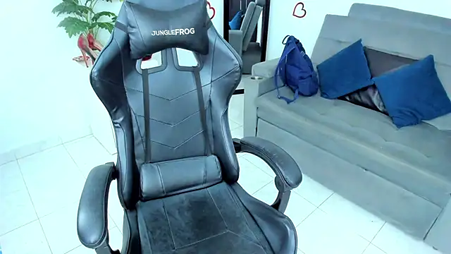 Snapshot of BellaFlaming chatting on March 7, 2025, 9:40 am BellaFlaming online show from March 7, 2025, 9:40 am