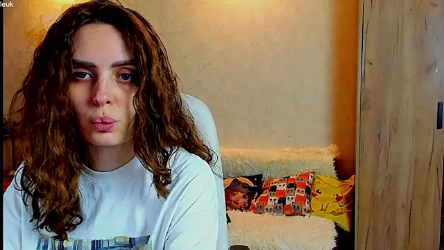 mia grantes online show from November 12, 2025, 4:11 pm